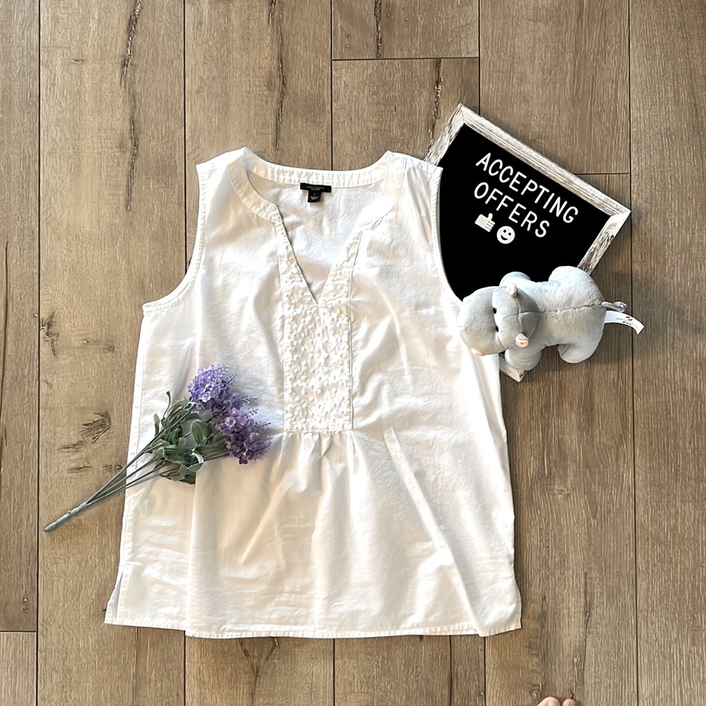 Women’s sleeveless blouse